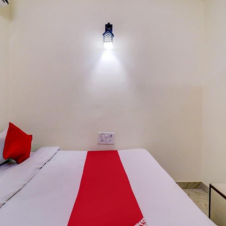 Hotel O Rs Hotels Near Pitampura Metro Delhi  Exterior foto