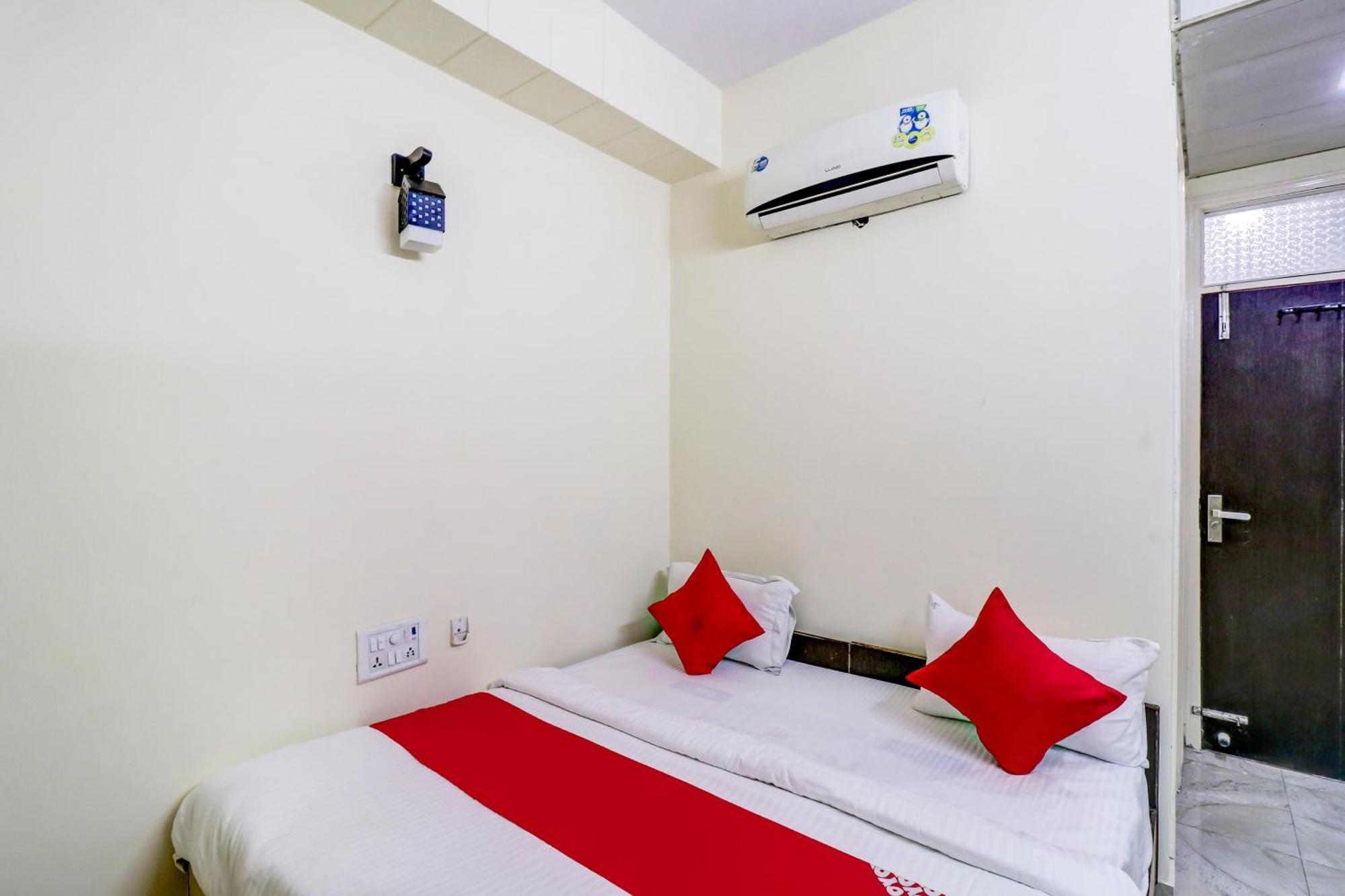 Hotel O Rs Hotels Near Pitampura Metro Delhi  Exterior foto