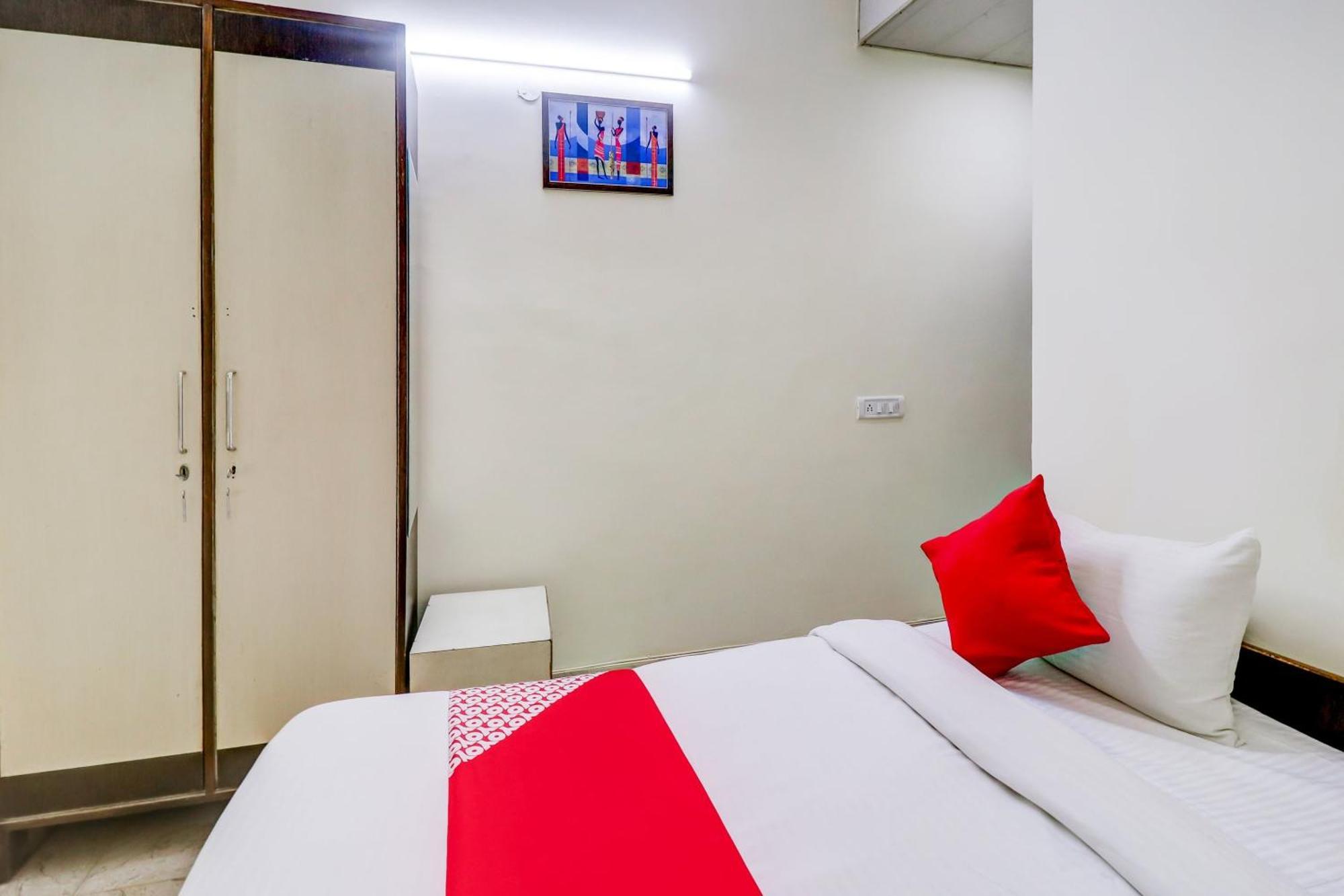 Hotel O Rs Hotels Near Pitampura Metro Delhi  Exterior foto