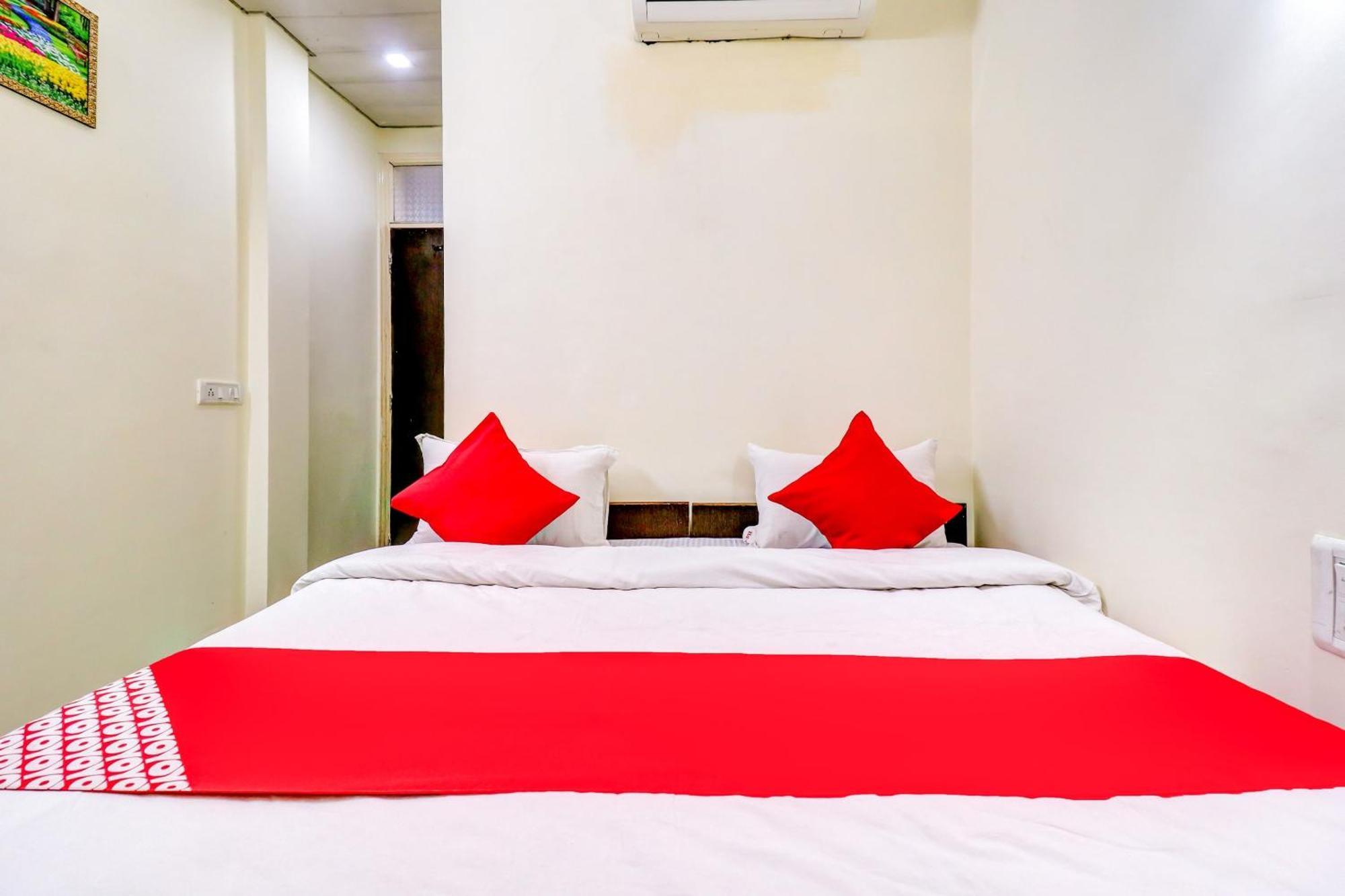 Hotel O Rs Hotels Near Pitampura Metro Delhi  Exterior foto